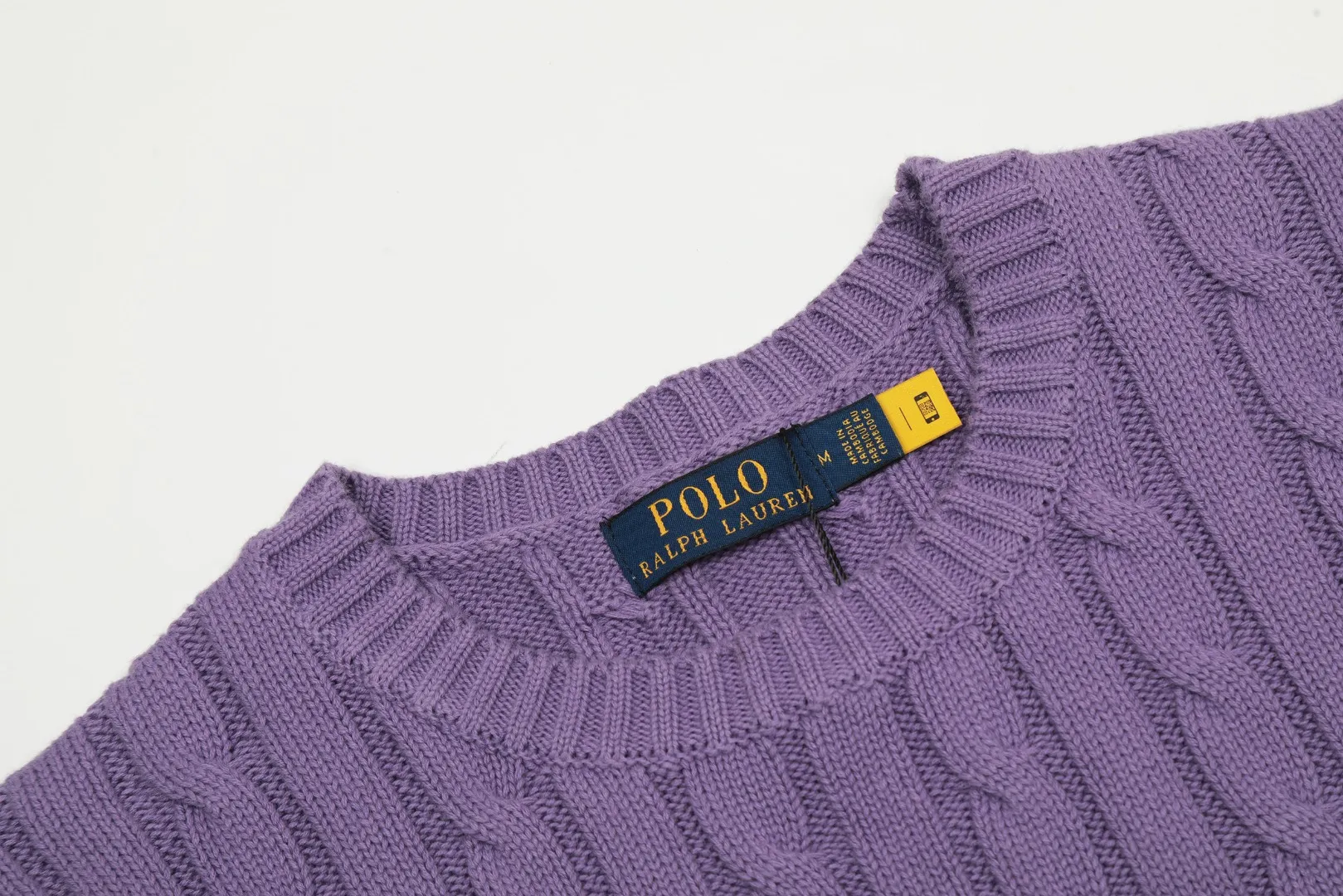 🅿️160 "Top quality" Style number: DS002# (not off the shelves all year round) [Ralph Lauren round neck solid color pony embroidered logo knitted short sleeves] ✅Ralph Lauren classic basic versatile knitted short sleeves for all seasons ✅Main supplier platform live broadcast Wholesale entities Replenish when out of stock Not off the shelves ✅ZP quality 1:1 version Scan the code to enter the GF website Counter quality ✅Detailed quality is the only one in Guangzhou Imported quality cotton yarn, focusing on high-end, cost-effective, good quality needless to say ✅The version is restored to the original order, the maximum size can be worn up to 160 pounds, loose, comfortable and stress-free ✅The upper body is simple and easy to match, a must-have for goddess ootd, good-looking clothes are never picky, a must-have in the goddess’ wardrobe Size: S-XL Color: Black White Gray Light Blue Light Pink Colorful Blue Khaki Bright Yellow Fruit Green Milk Apricot Wood Green Taro Purple Chinese Red Anchor Red Navy Red Label Navy Blue White Label